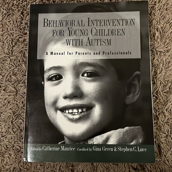 2 Autism manuals - PECS unopened and Behavioral Intervention For Young Children. - Picture 1 of 7